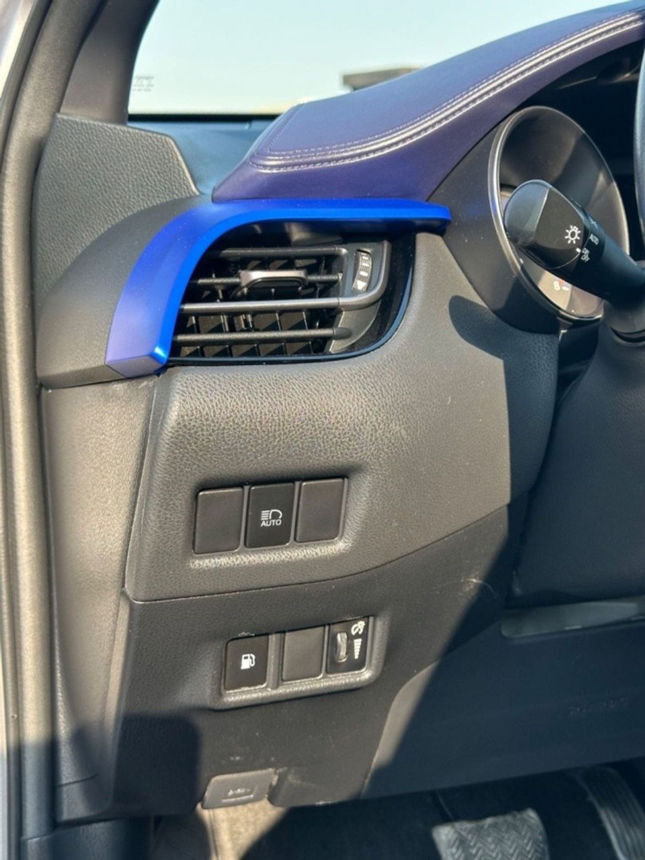 Toyota CHR XLE premium