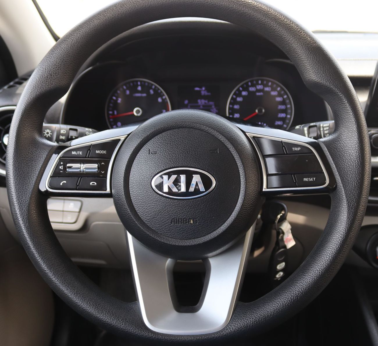 Kia Cerato Kia Cerrato car model 2020, Gulf specifications, accident-free, mileage 95,000 kilometers, with a 16