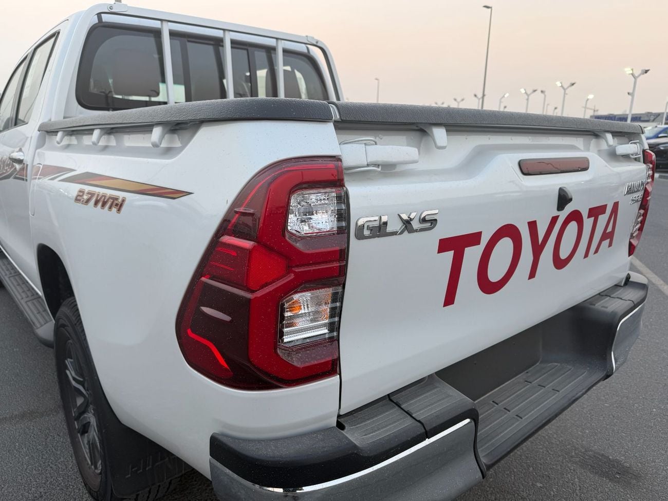 Toyota Hilux SR5 (NON GCC)