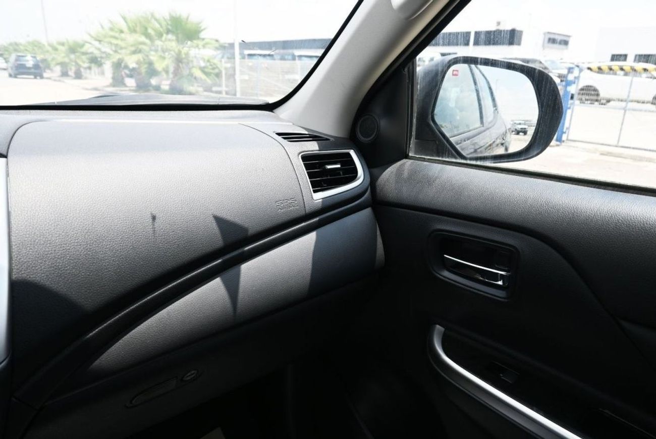 ميتسوبيشي L200 ميتسوبيشي L200 ديزل فل أوبشن أوتوماتيك 2.4 لتر أسود من الخارج أسود من الداخل