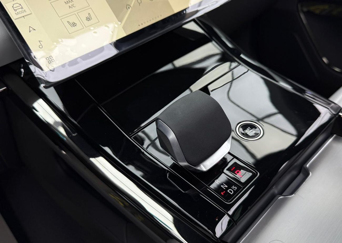 لاند روفر رينج روفر سبورت Dynamic SE P400 3.0L 2025 Range Rover Sport SE p400 ,Warranty ,Brand New ,Canadian specs