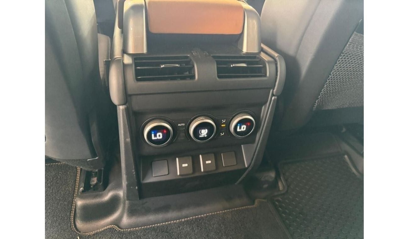 لاند روفر ديفندر 2023 Land Rover Defender 130-P400- X Dynamic 3.0L