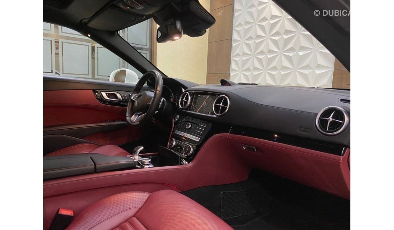 Mercedes-Benz SL 400 Std Mercedes SL-400 2018 GCC  Original Paint - Full Option - Perfect Condition