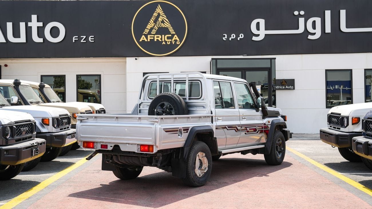 Toyota Land Cruiser Pick Up LC79 DC 4.5L V8 DSL 24YM FULL OPTIONS LC79 DC 4.5L V8 DSL 24 YM