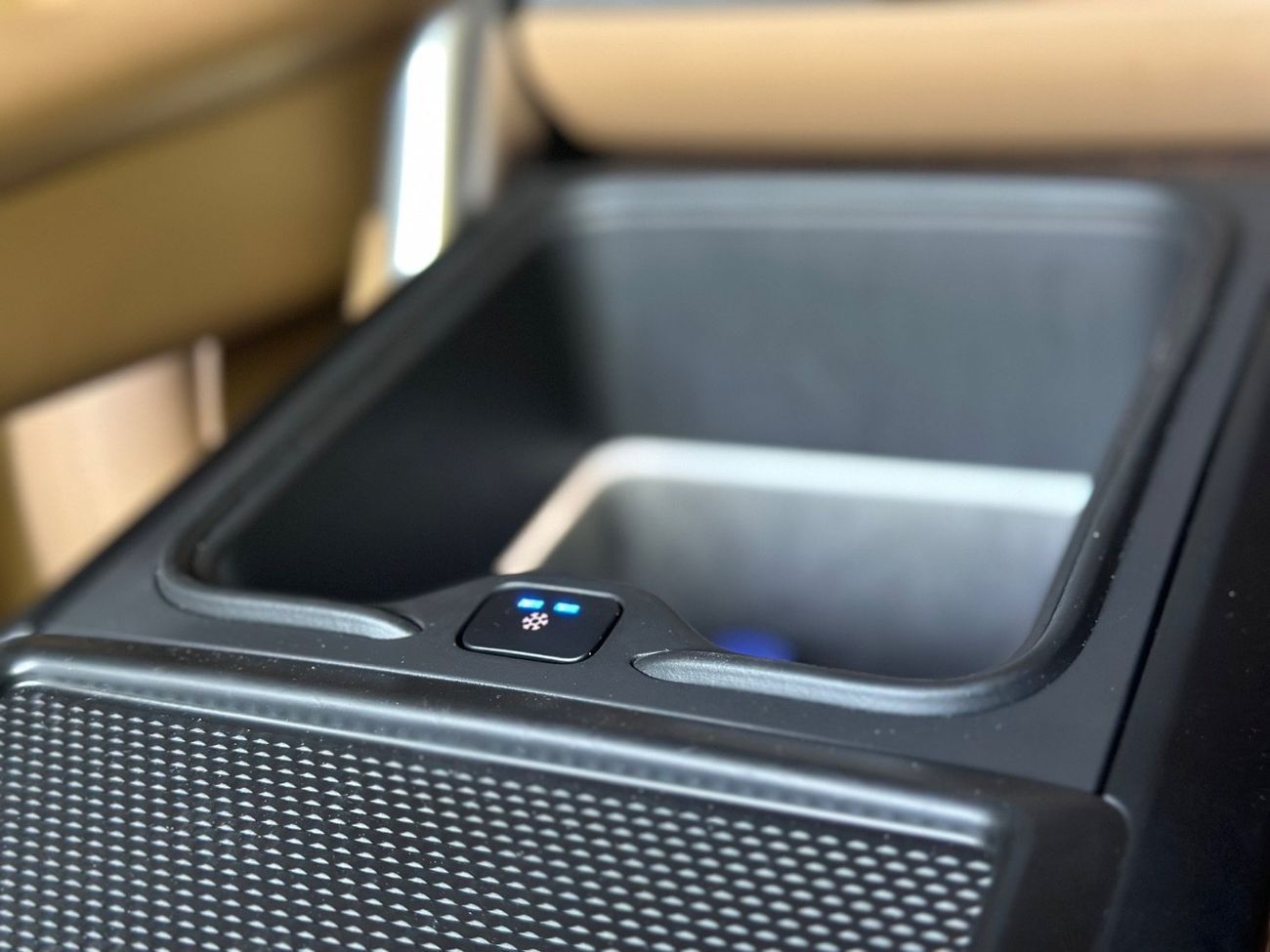 Land Rover Range Rover LWB HSE P530 4.4L HSE P530 4.4L | 2023 | GCC Specs | V8 530 HP | Full Service History | Perfect Cond