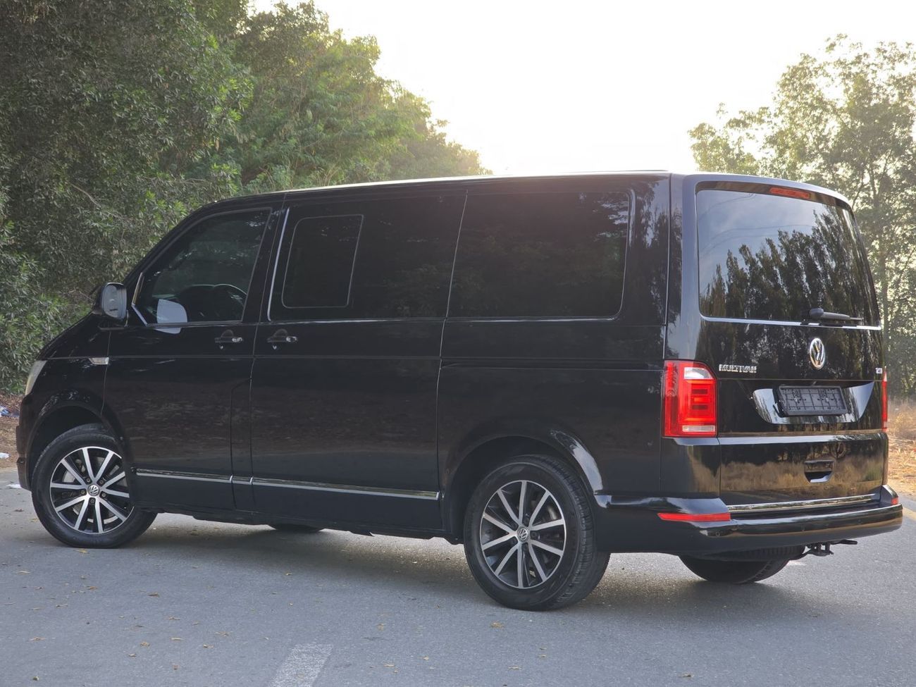 Volkswagen Multivan Hihgline 2.0L MULTIVAN HIGHLINE 2016 GCC FULL OPITION // PERFECT CONDITION