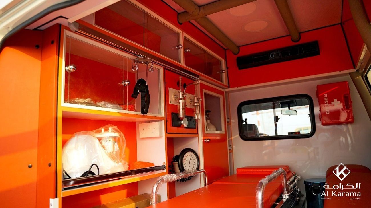 تويوتا لاند كروزر 70 سيارة إسعاف | LC78 | 4.2 لتر يدوي دفع رباعي | مركبة نقل طبي | قفل تفاضلي | للتصدير