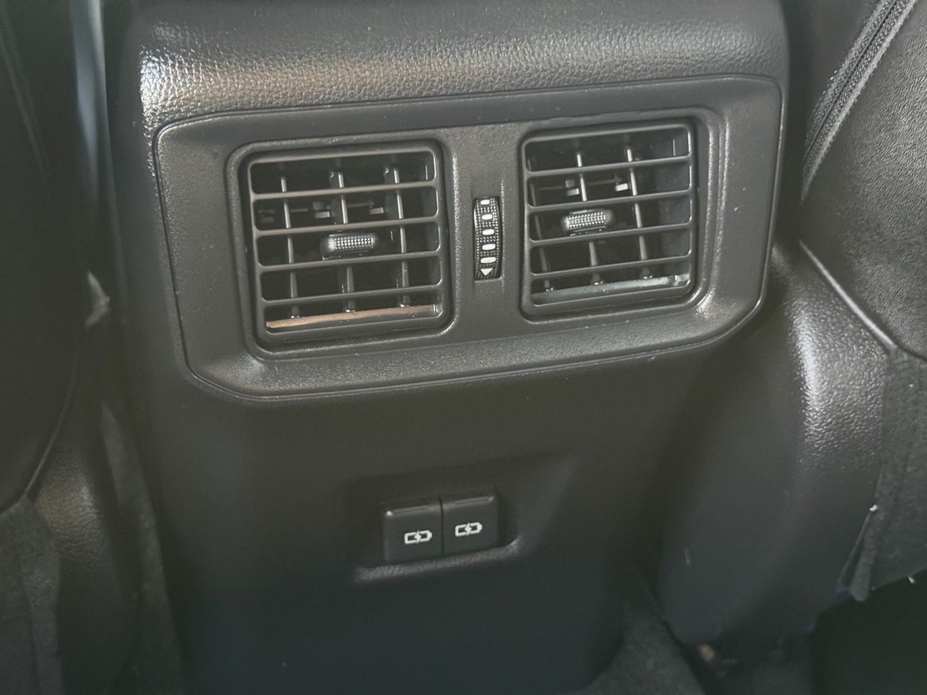 تويوتا راف ٤ XLE 2.5L