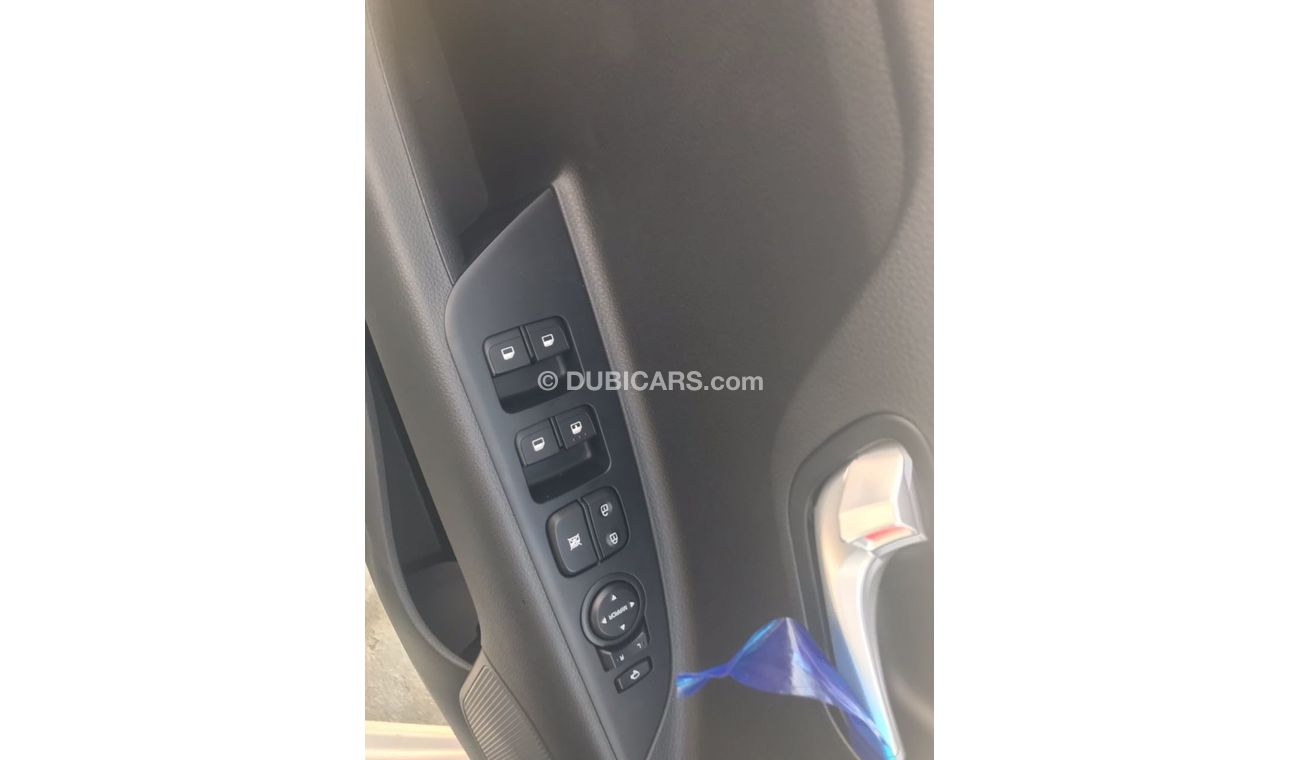 كيا ريو هاتش باك 1.4