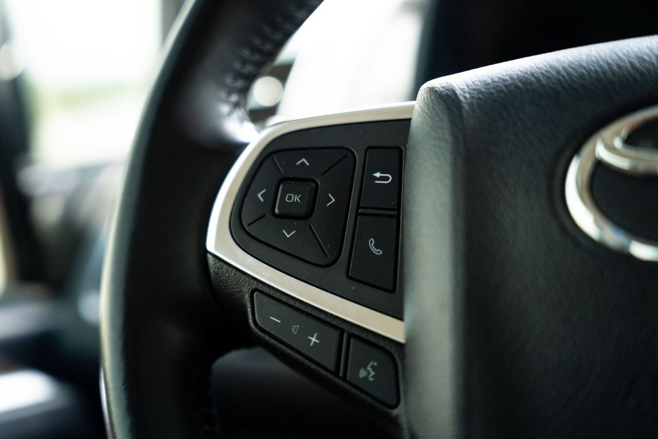 Toyota Granvia 3.5L Premium Premium 2023 3.5L V6 Full Service History GCC