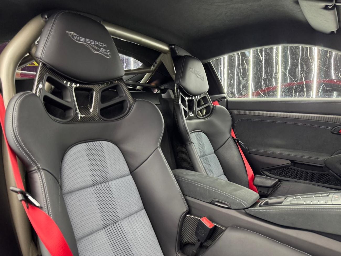 Porsche 718 Cayman GT4 RS 4.0L (493 HP) A/T