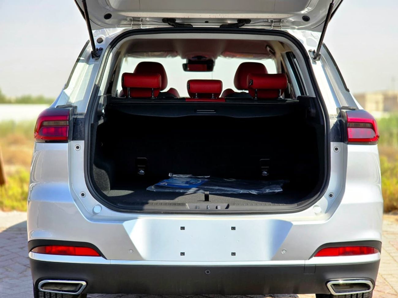 شيري تيجو 7 برو ماكس CHERY TIGO 7 - PRO MAX - COMFORT - 2025 MODEL - SILVER INSIDE RED - GCC