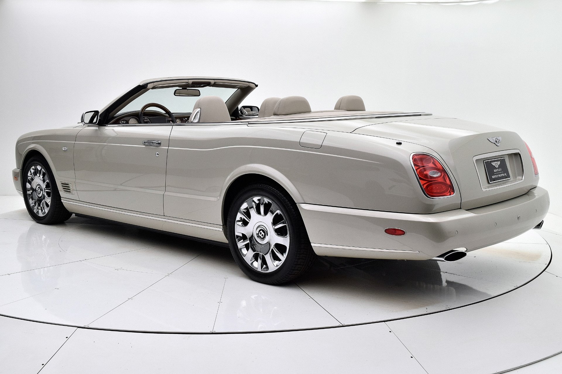 Bentley Azure exterior - Rear Right Angled