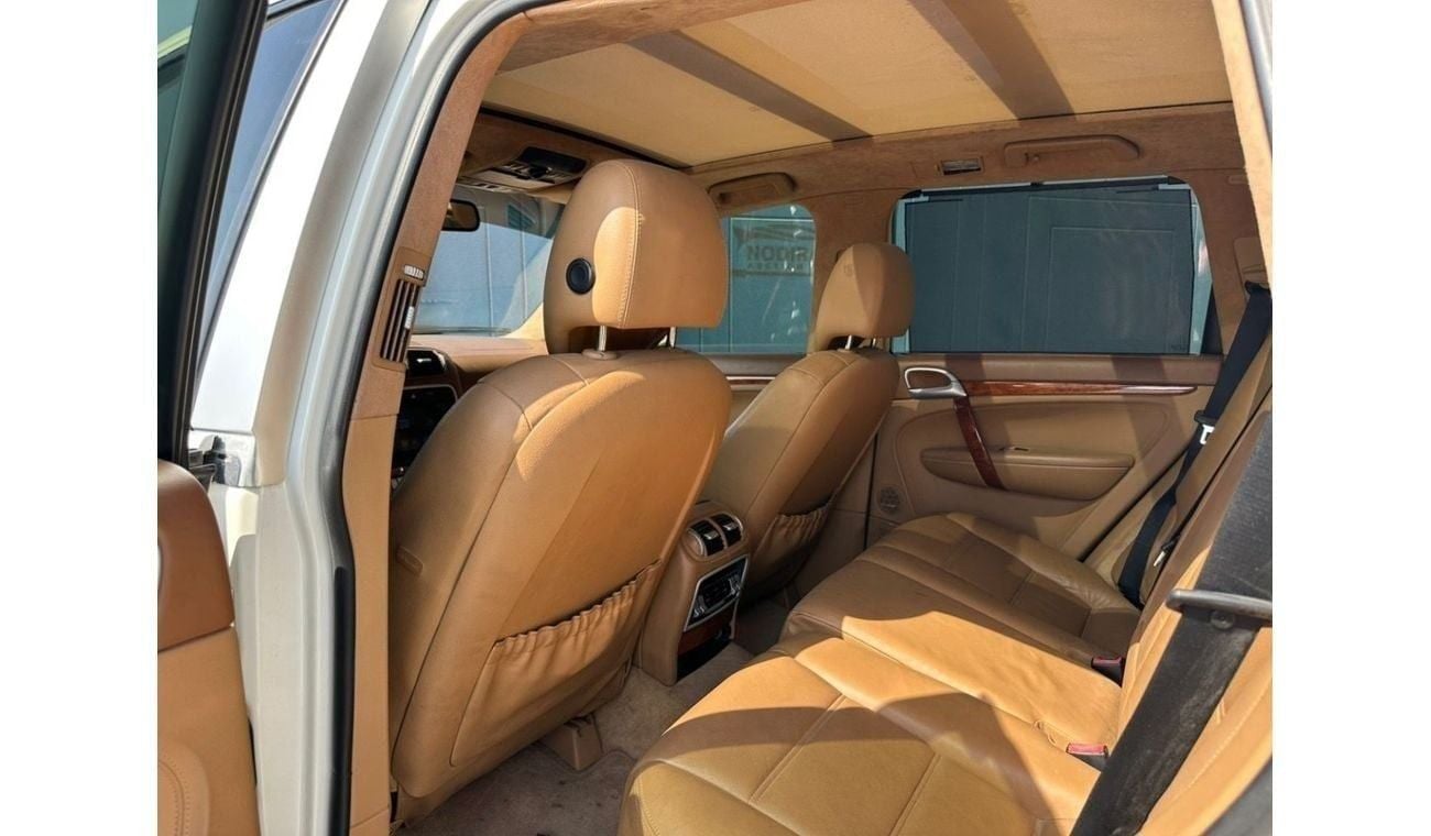 Porsche Cayenne Turbo S | 4.5L V8 6AT (521 HP) | 2006 | GCC Specs | First Owner | Low Mileage