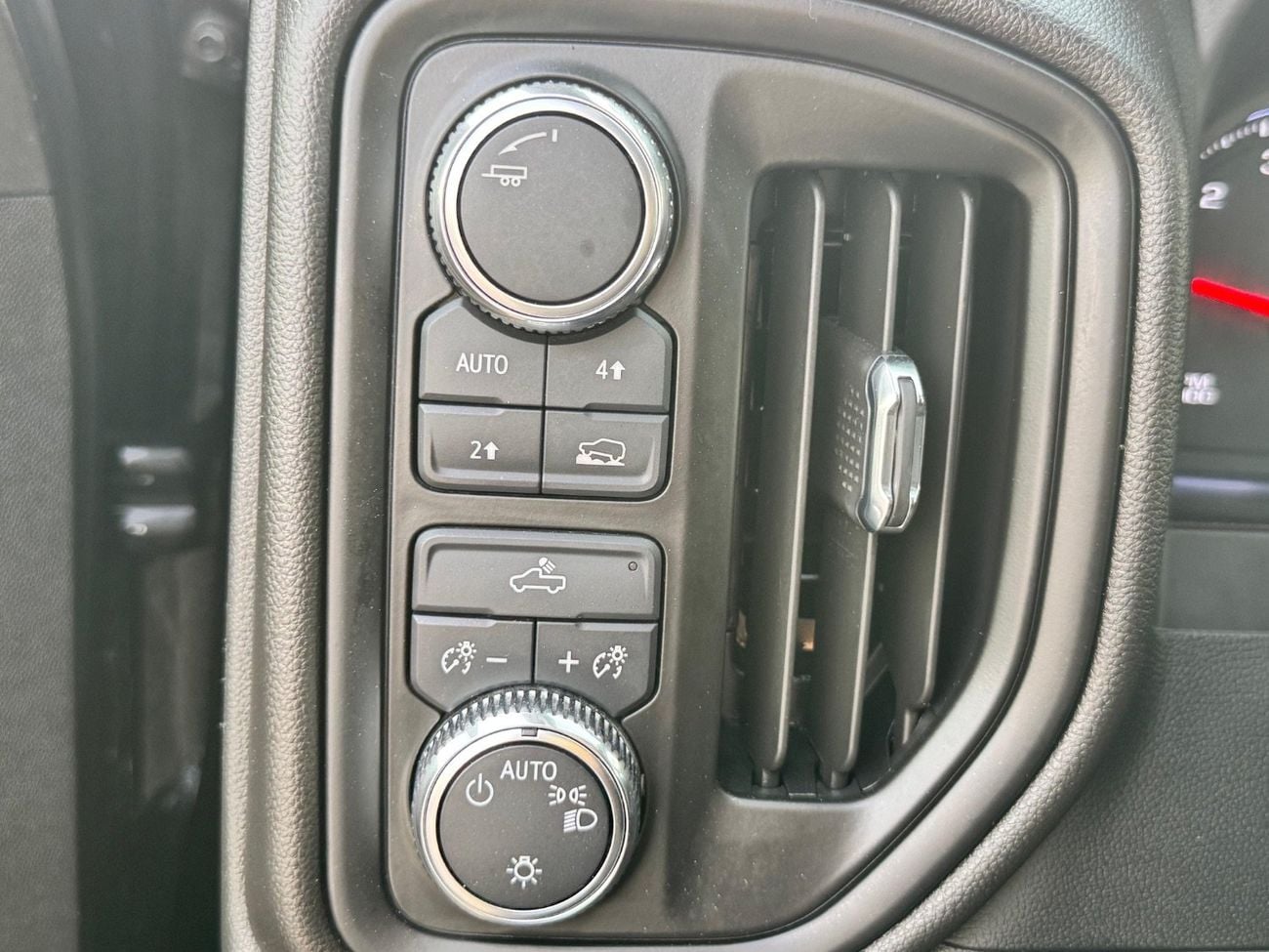جي أم سي سييرا 2.7T SLE Crew Cab (FWD)