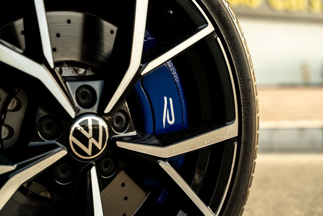 فولكس واجن جولف ار 2023 Agency Warranty Full Service History GCC Low Mileage