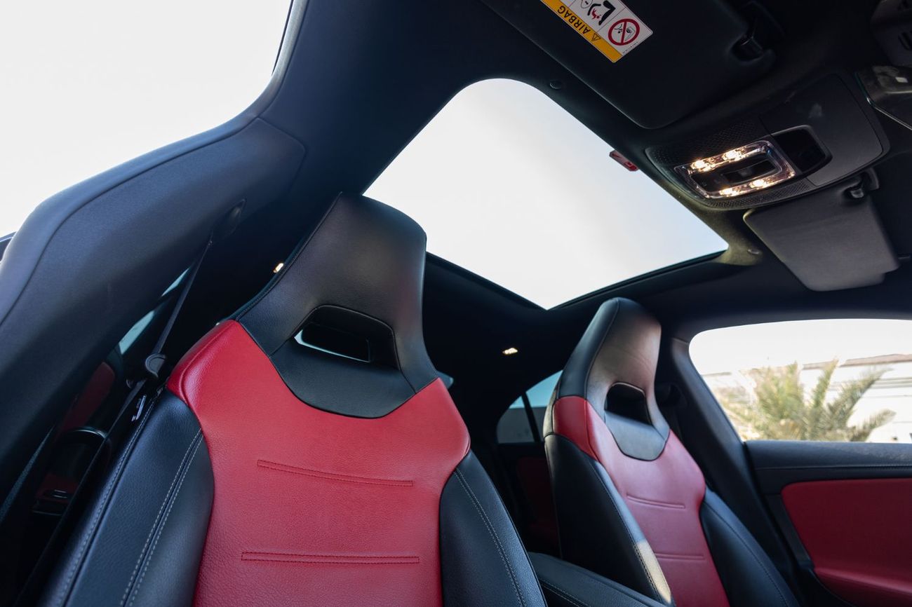 Mercedes-Benz CLA 250 Std 2.0L (221 HP)