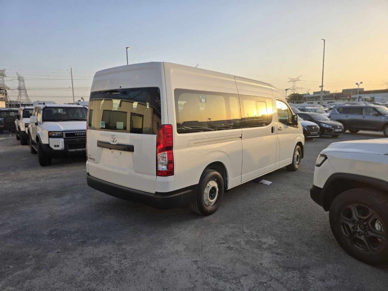 Toyota Hiace 3.5L PETROL A/T 12 SEATER PASSANGER VAN