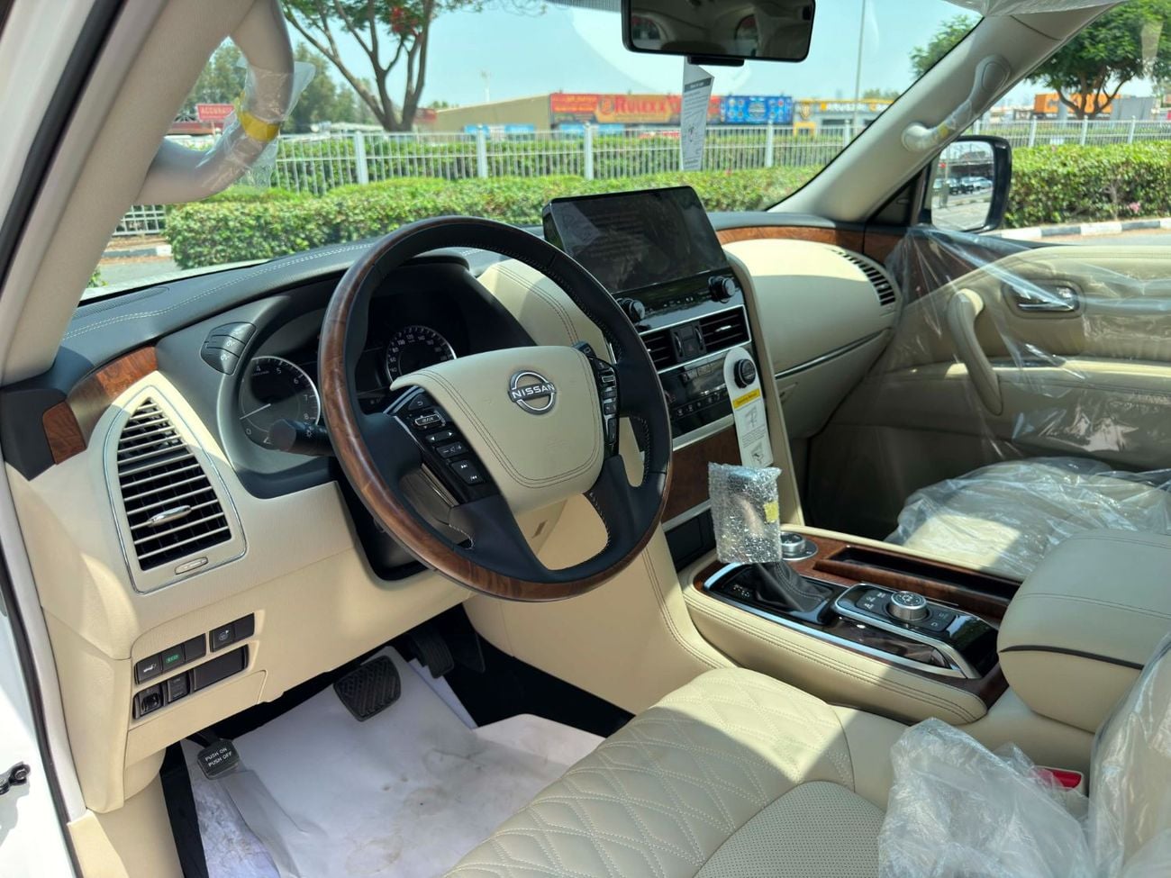 Nissan Patrol LE PLATINUM CITY **2024**BRAND NEW GCC SPEC
