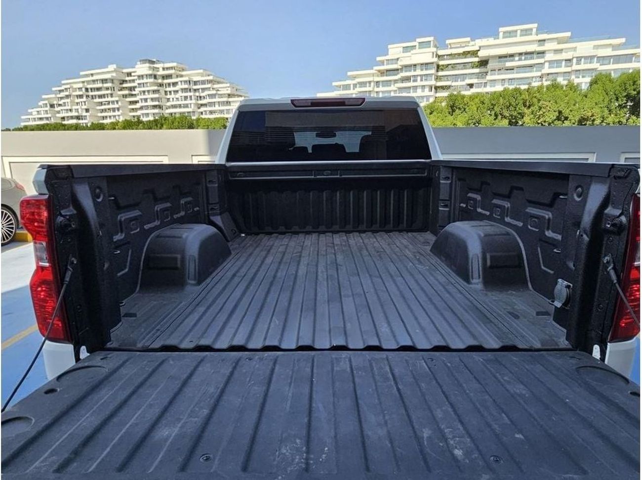 Chevrolet Silverado LEFT HAND