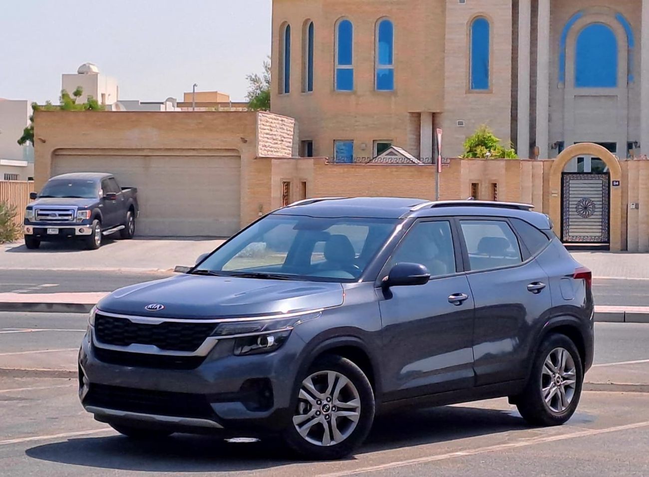 كيا سيلتوس EX 740-Monthly l GCC l Sunroof, Full Option I Accident Free
