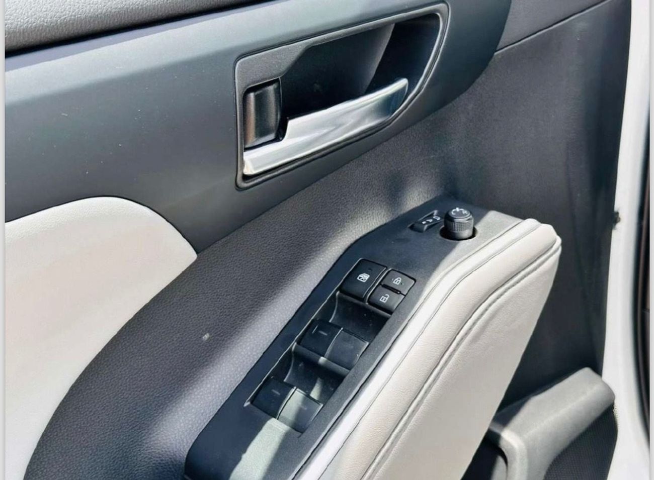 تويوتا هايلاندر TOYOTA HIGHLANDER GLE 2.5 L WHITE