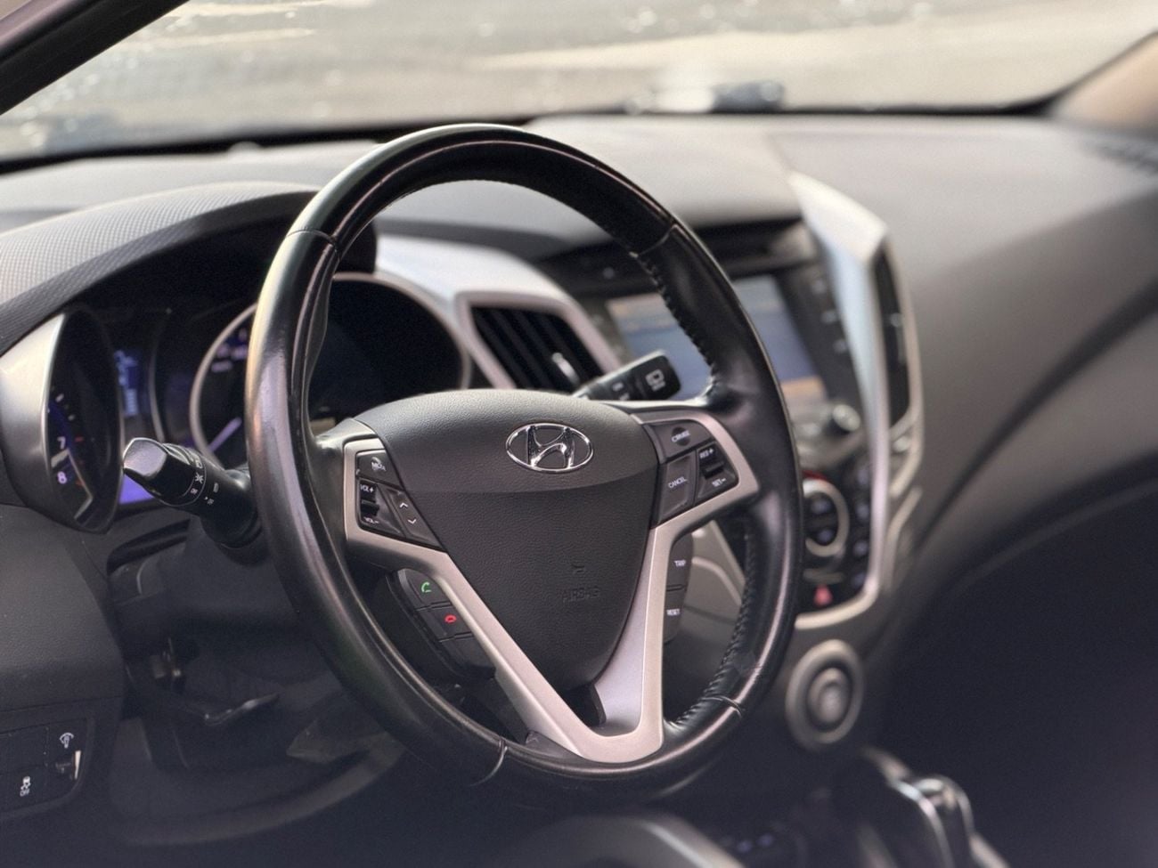 هيونداي فيلوستر Hyundai Veloster 1.6L / GCC / 2016 / Free Accident Original Paint