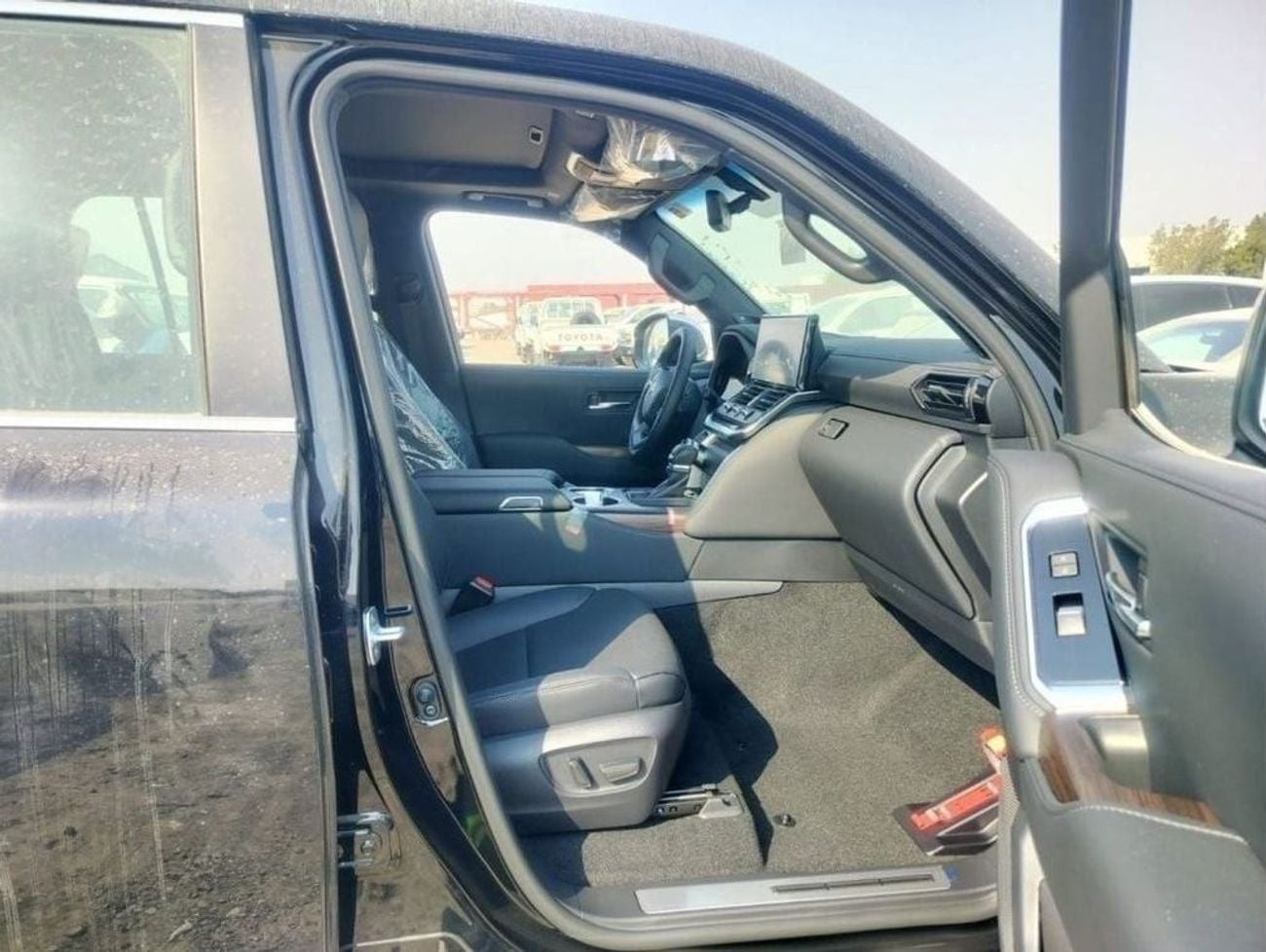 Toyota Land Cruiser VXR Toyota Land Cruiser VX+ Petrol 3.5L Automatic | 0KM | 03 Years Warranty