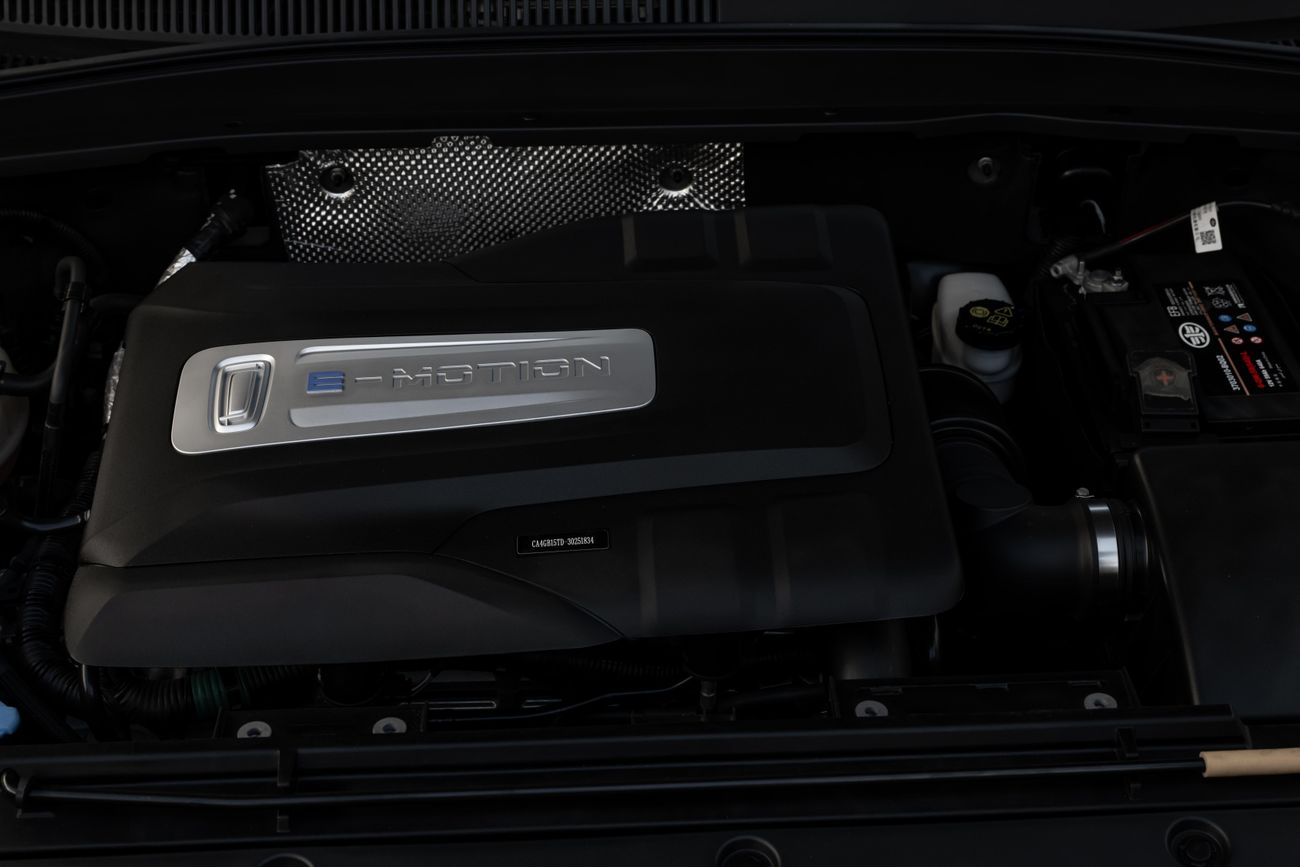 Bestune T77 T77 Deluxe | 1,078 P.M | 0% Downpayment | WARRANTY