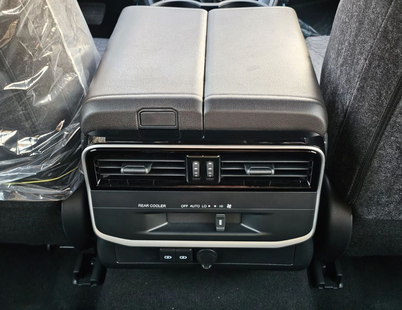 Toyota Land Cruiser TOYOTA LANDCRUISER GXR || 3.5L PETROL V6 A/T 4WD | FABRIC WITH DRIVER PWR SEAT | SUNROOF (CODE # GXR