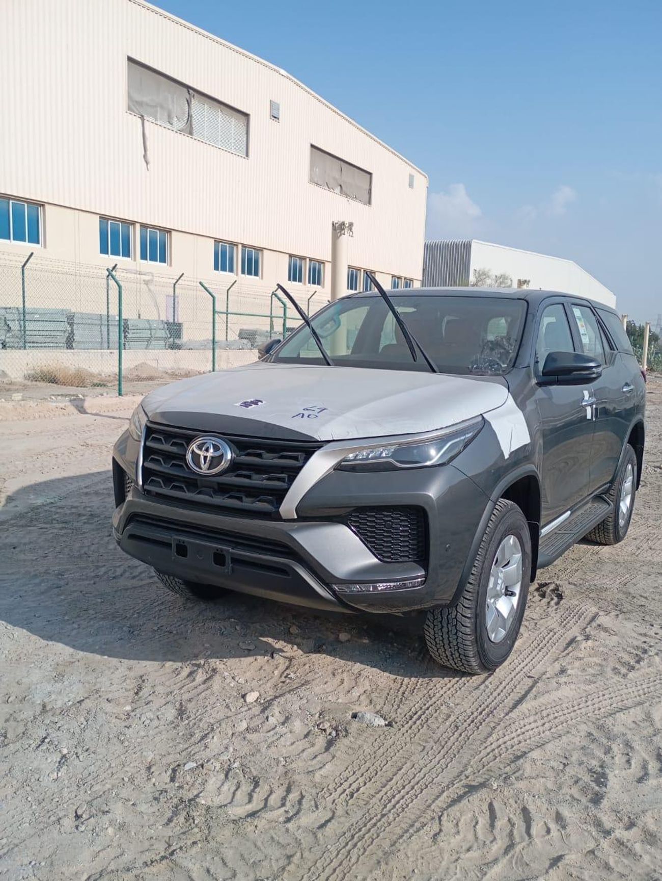 تويوتا فورتونر 2.4 DIESEL, KEYLESS ENTRY, MONITOR,CRUISE CONTROL, MODEL 2026