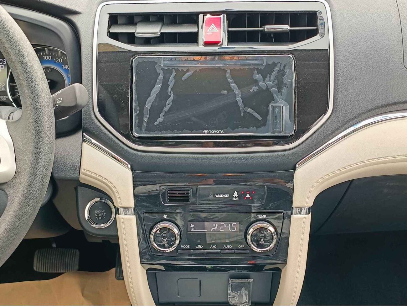 Toyota Rush G, 1.5L 4CY Petrol, 17" Rims, Push Start, Rear A/C (CODE # RU15B)