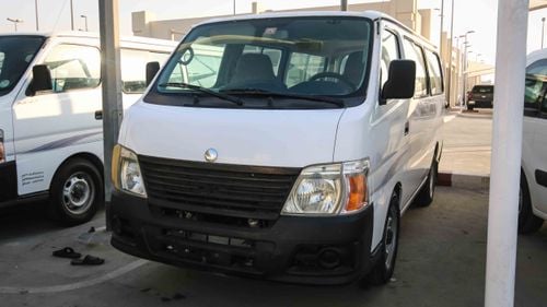 نيسان أورفان