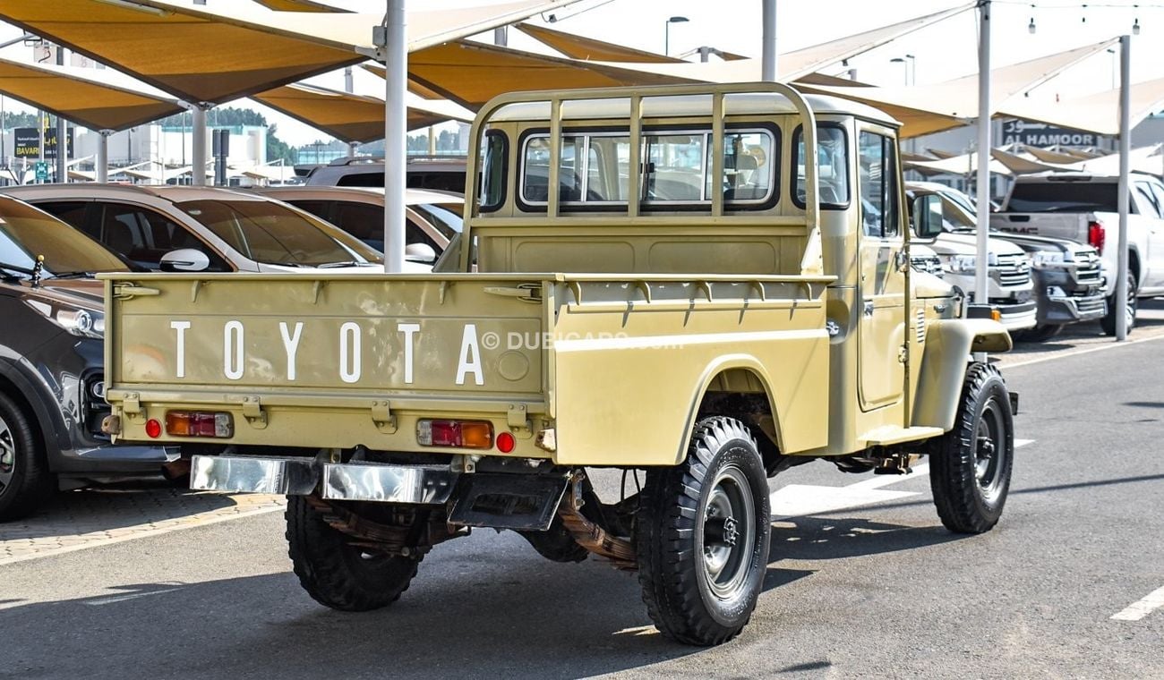 Toyota Land Cruiser Pick Up