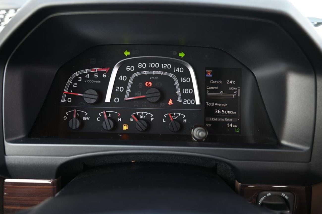 Toyota Land Cruiser 70 71 short wheel base 2.8l diesel automatic transmission