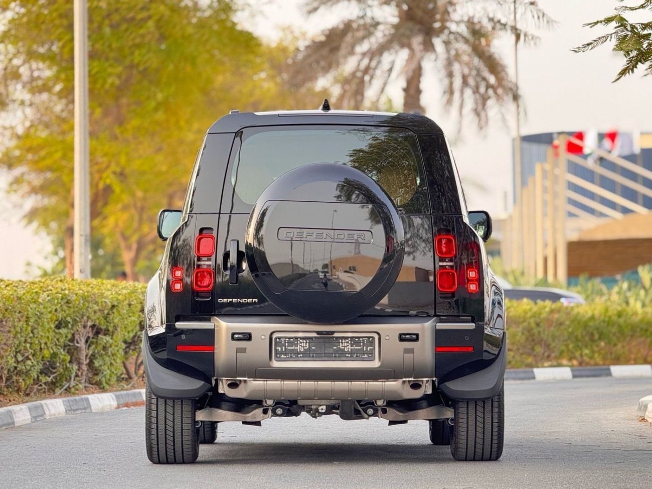 Land Rover Defender P400 110 X-Dynamic HSE 3.0L (5 Seater)