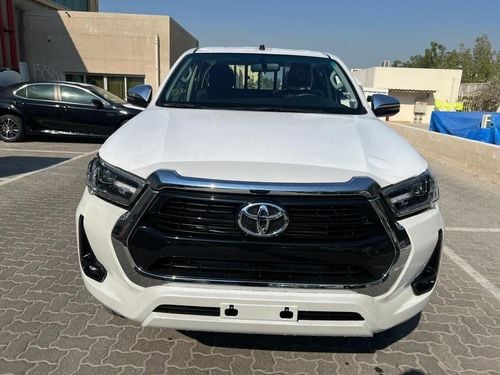 تويوتا هيلوكس Hilux 2.4 diesel Full option  Push start GCC