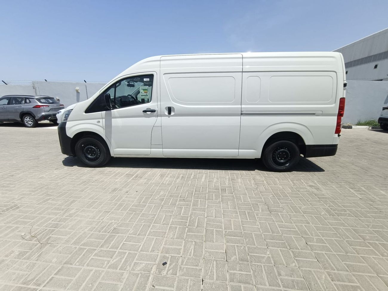 تويوتا هاياس 3.5 PETROL AUTOMATIC HIGH ROOF