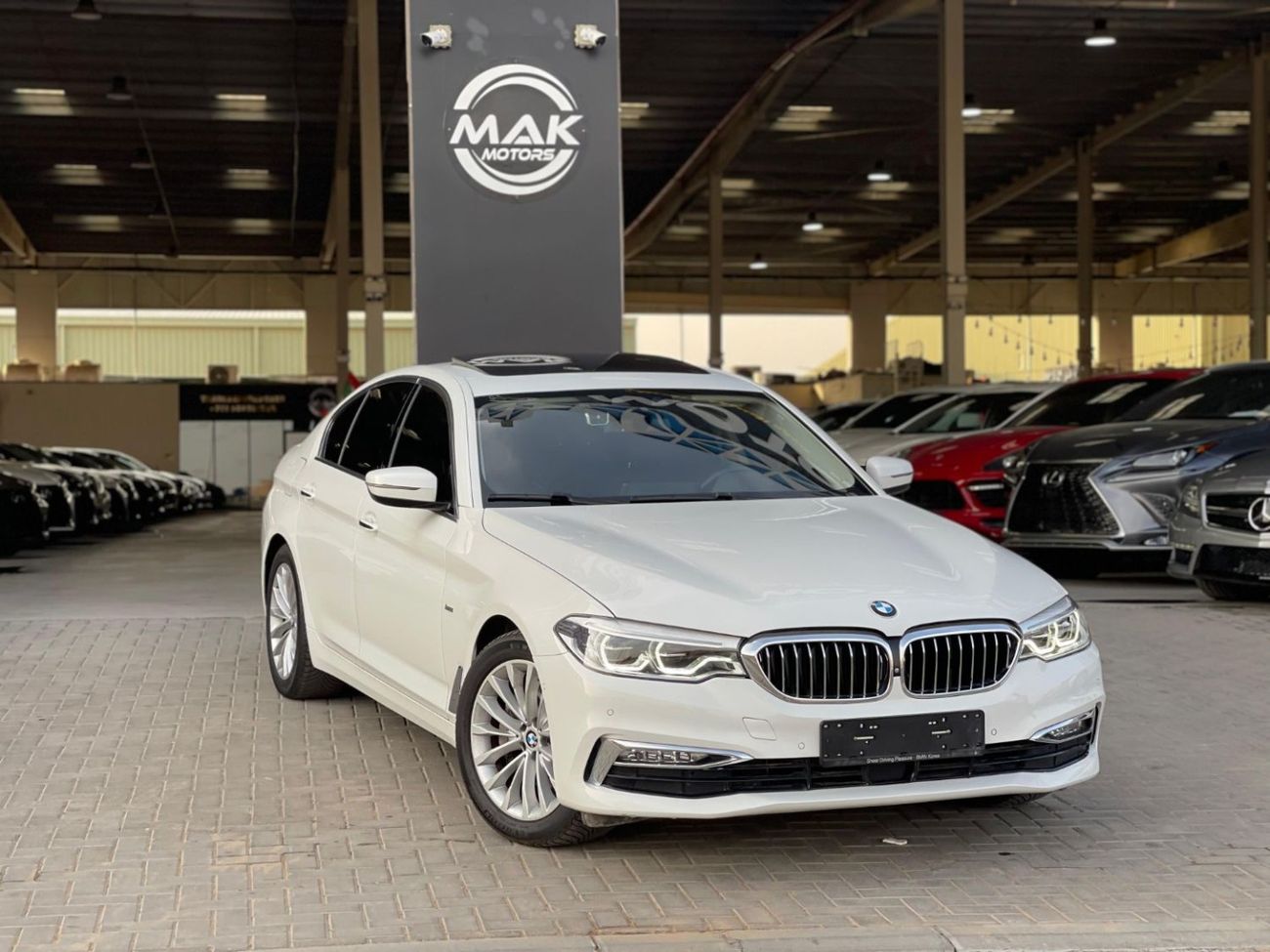 بي أم دبليو 530i Luxury 2.0L LUXURY LINE / KOREAN IMPORTED / CLEAN TITLE / DIAMOND LEATHER BIG SEATS