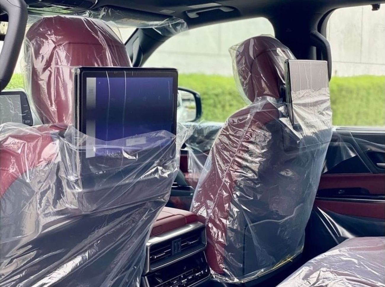 Lexus LX 600 SIGNATURE EDITION, AUTOMATIC TRANSMISSION, RADAR, WIRELESS CHARGER,BRAND NEW, MODEL2025