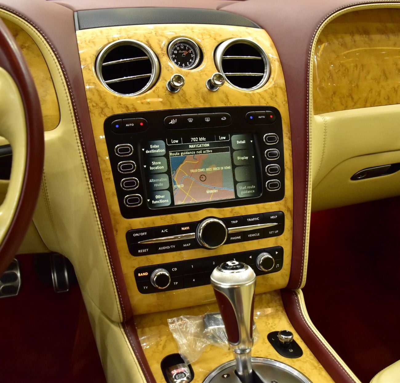 بنتلي فلاينج سبور EXCELLENT DEAL for our Bentley Flying Spur V12 ( 2007 Model ) in Orange Color GCC Specs