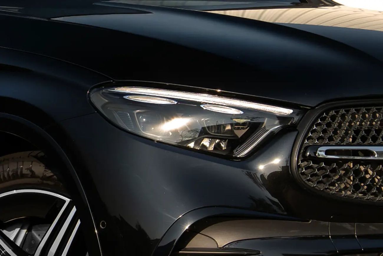 مرسيدس بنز GLC 200 4Matic JANUARY SAVINGS | EMC Mercedes-Benz Warranty Until 2029 | 0% Downpayment | AED 3,665  P/M |