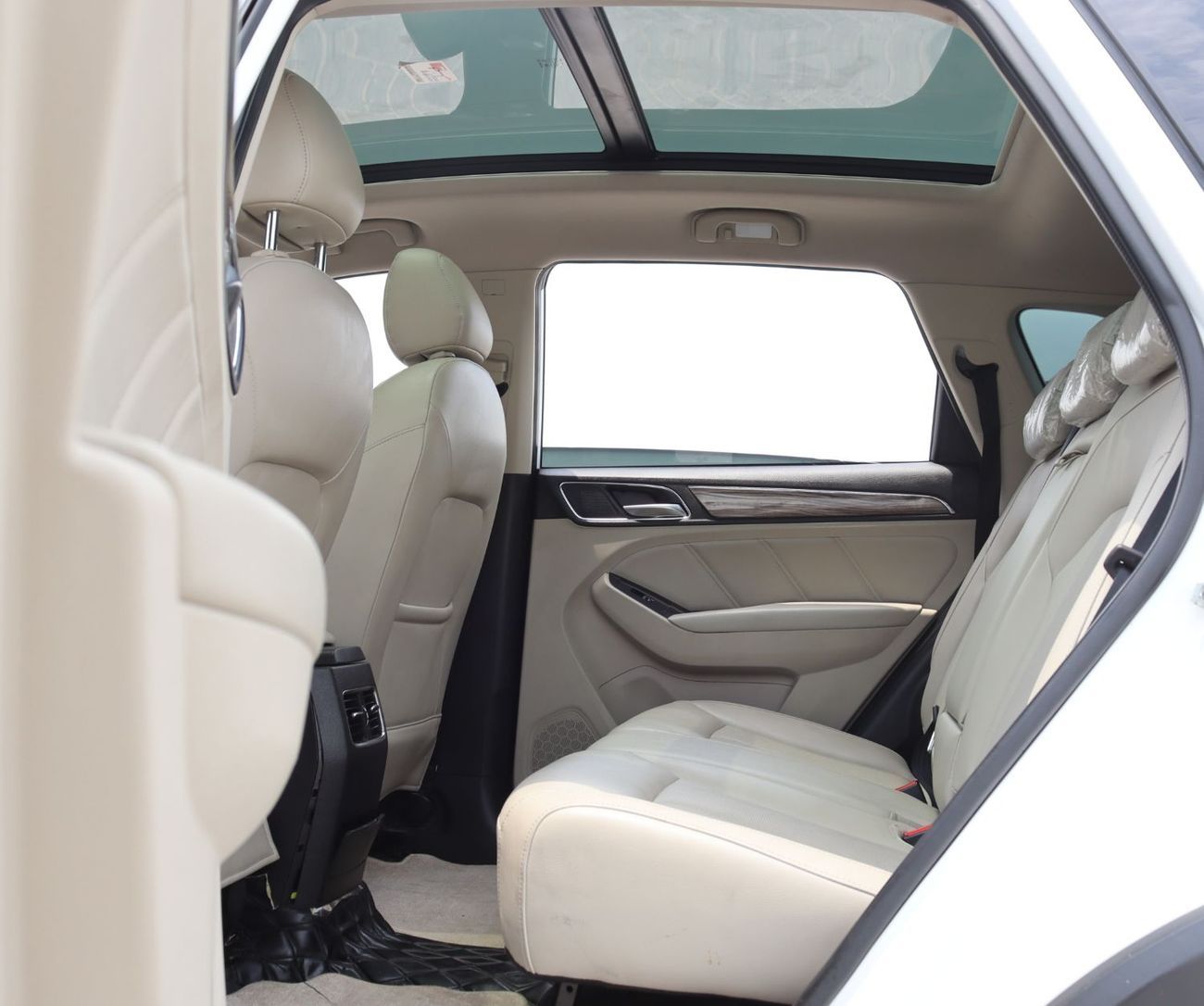 أم جي RX5 سيارة MG RX5 موديل 2020 خليجى بدون حوادث وبحاله ممتازه ممشى 82000 كيلو متر وبمحرك 2000 سي ىسى وسعر 3