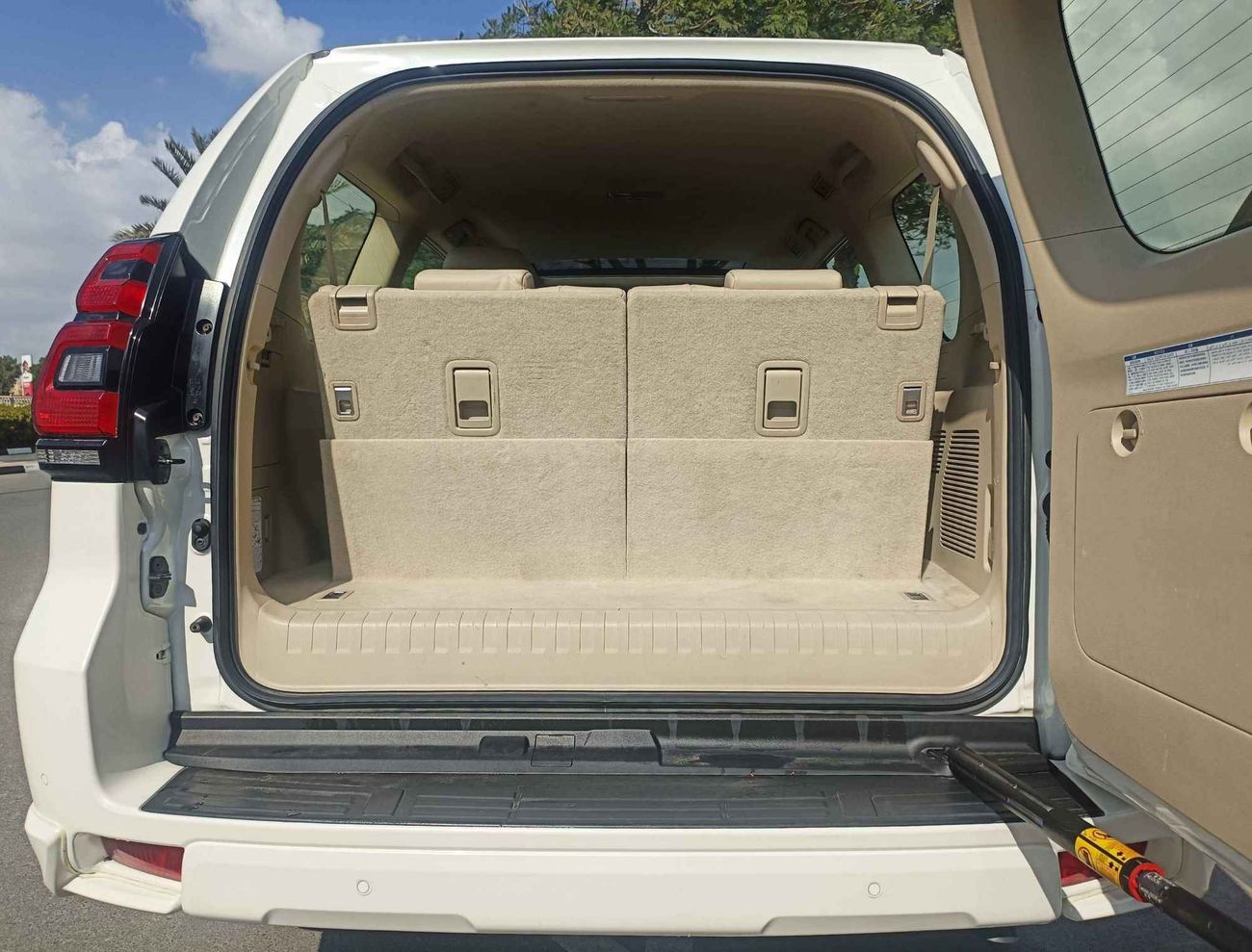 Toyota Prado VXR V6 OPT // 1922 AED Monthly // FULL OPTION (LOT # 70198)