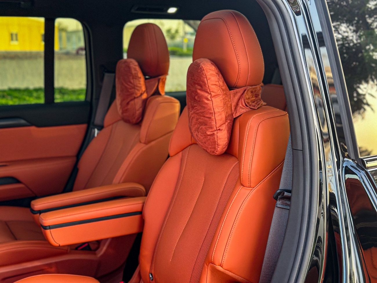 ROX 01 STD | 7 Seates | 1.5L Hybrid (Plug-In) | 500 Hp