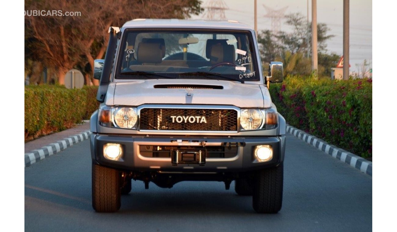 تويوتا لاند كروزر بيك آب 79 DC V8 4.5L TURBO DIESEL FULL OPTION