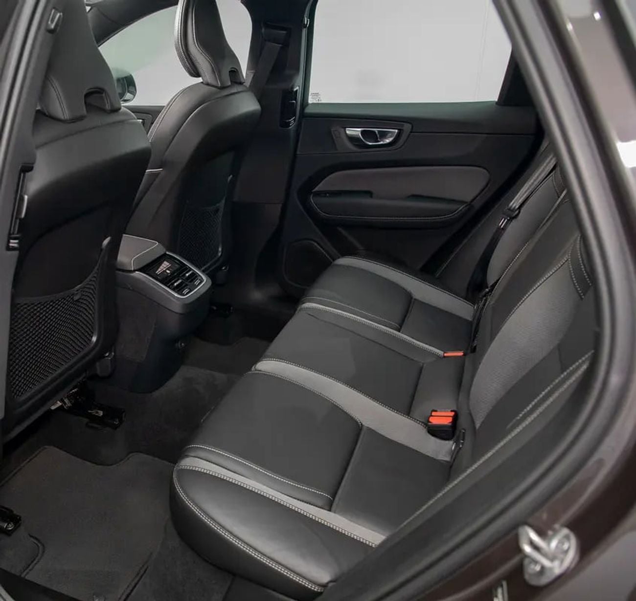 Volvo XC60 ULTIMATE DARK 0% DP Available • Warranty until • FDSH • Low Mileage • GCC