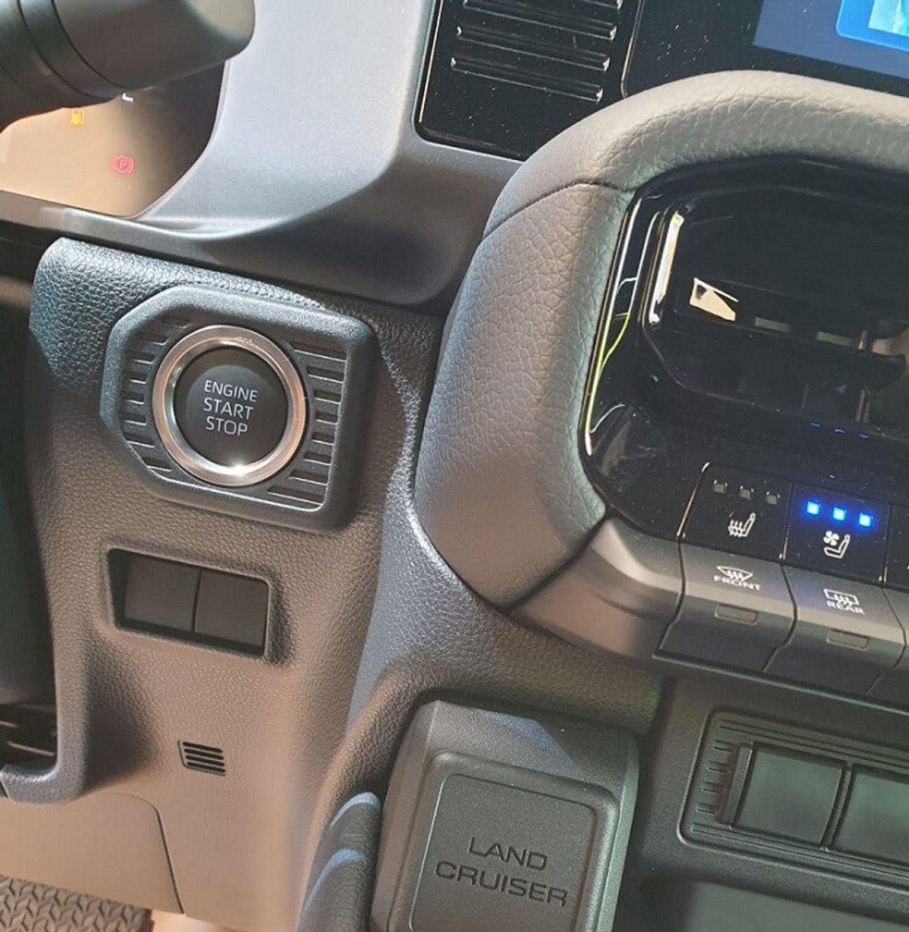 تويوتا برادو 2.7 (PETROL) - NEW