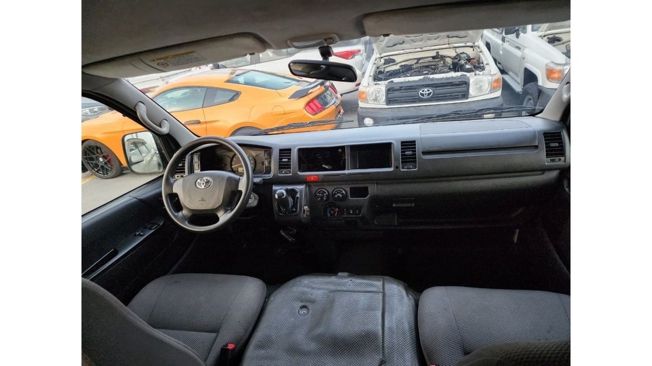 Toyota Hiace 2.5L DIESEL HIGH ROOF 13 SEATER MT