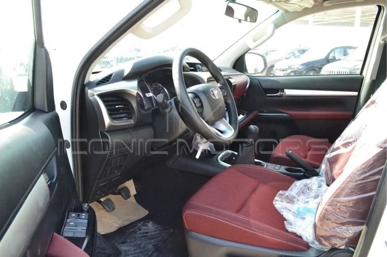 تويوتا هيلوكس 2025 TOYOTA HILUX 2.7L PETROL MANUAL 4X4 SR5